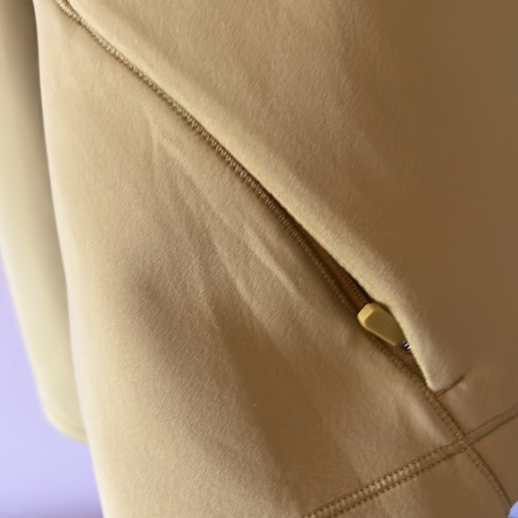 SOLD Lululemon Pullover Size 10 Adjustable Waist - Picture 8 of 9